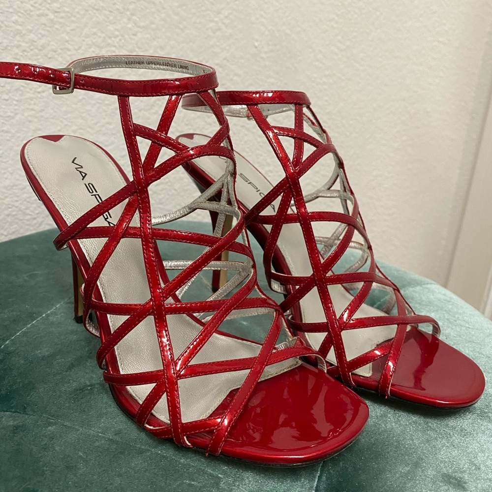 Gorgeous red patent sandals Via Spiga Sz. 7.5
